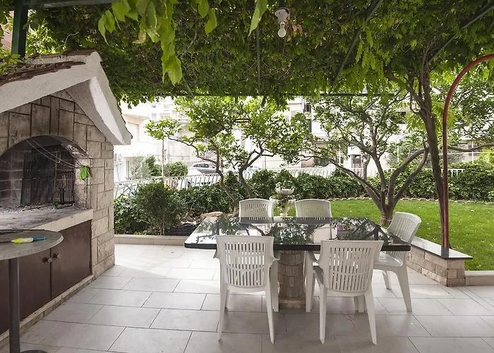 Guest house Znjan Beach 3*