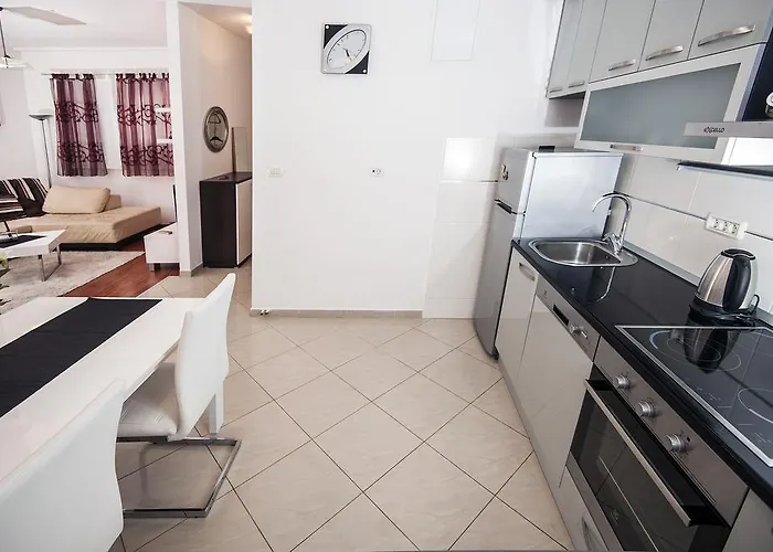 Znjan Beach Guest house 3*